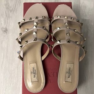 Valentino Rockstud Caged Leather Sandal size 9 in Nude